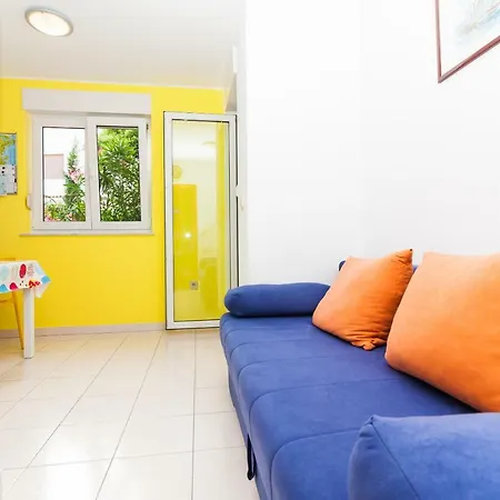 아파트 • Lungomare • 풀라