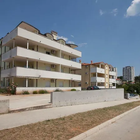 Apartamento • Lungomare • *