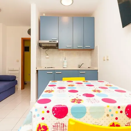 • Lungomare • * Pola